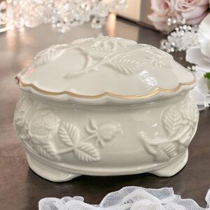 Bisque Porcelain Raised Rose Pattern Gold Trimmed Storage Box Footed